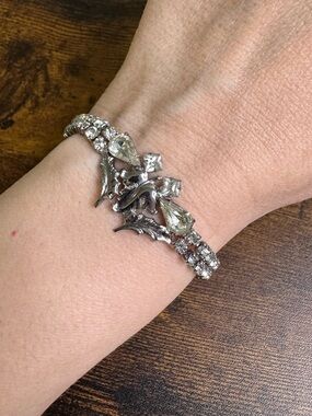 Vintage Silver Clear Crystal Teardrop Bracelet - Women Jewelry